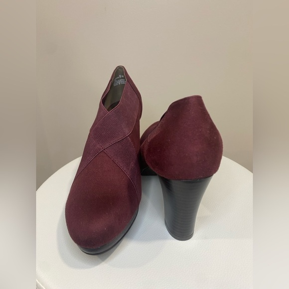 Cloudwalkers Burgundy Heeled Booties Women’s 8W Slip-On Comfort Dress Shoe - Picture 6 of 9